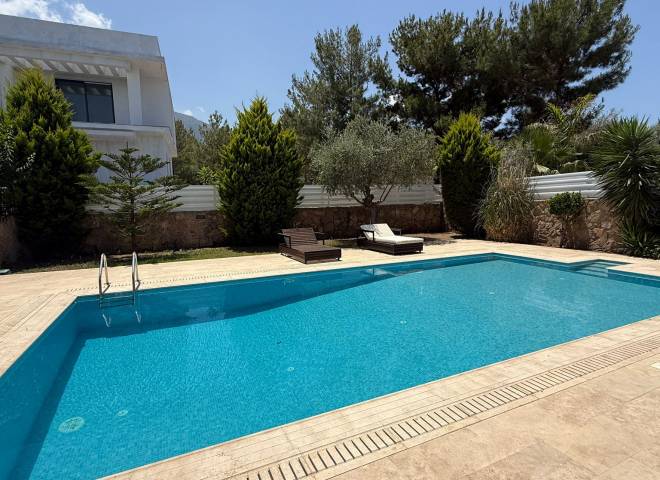 Girne – Luxusvilla mit privatem Pool | ZU VERKAUFEN